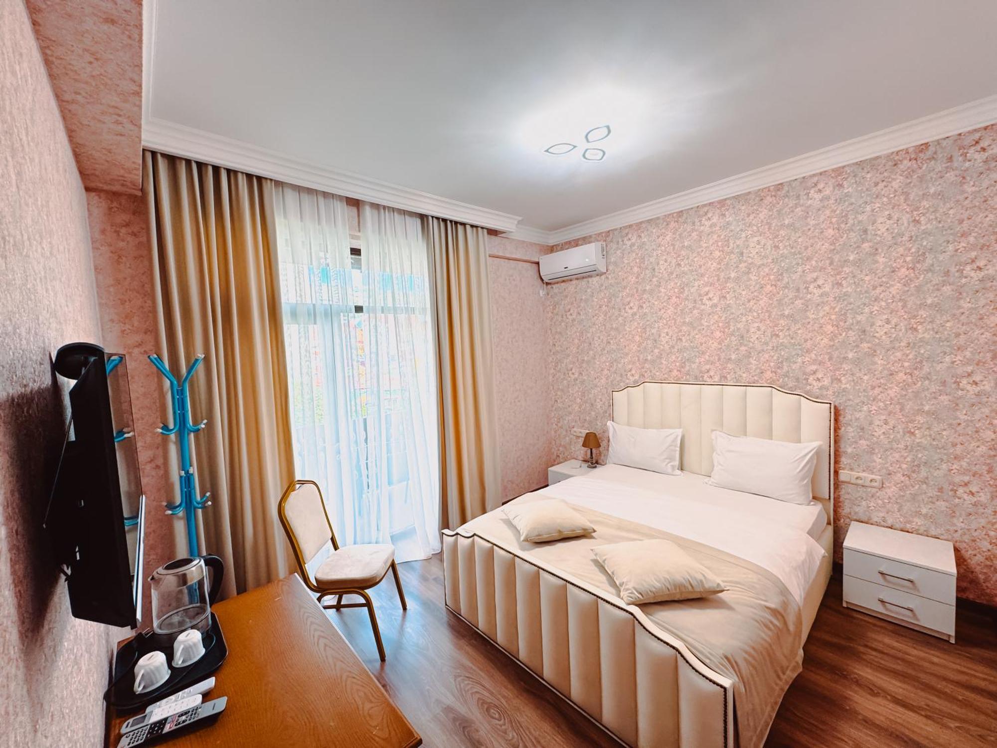 Armenia Hotel Erevan Exterior foto