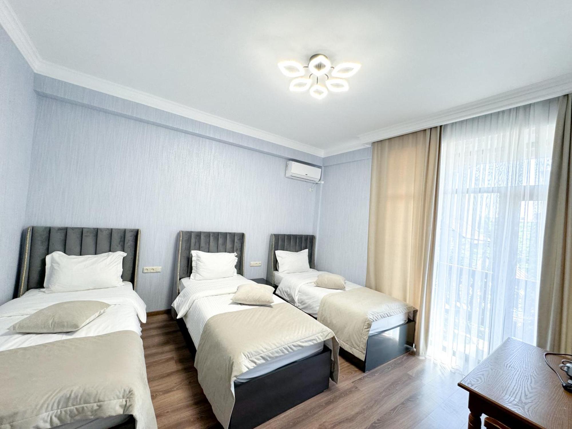 Armenia Hotel Erevan Exterior foto