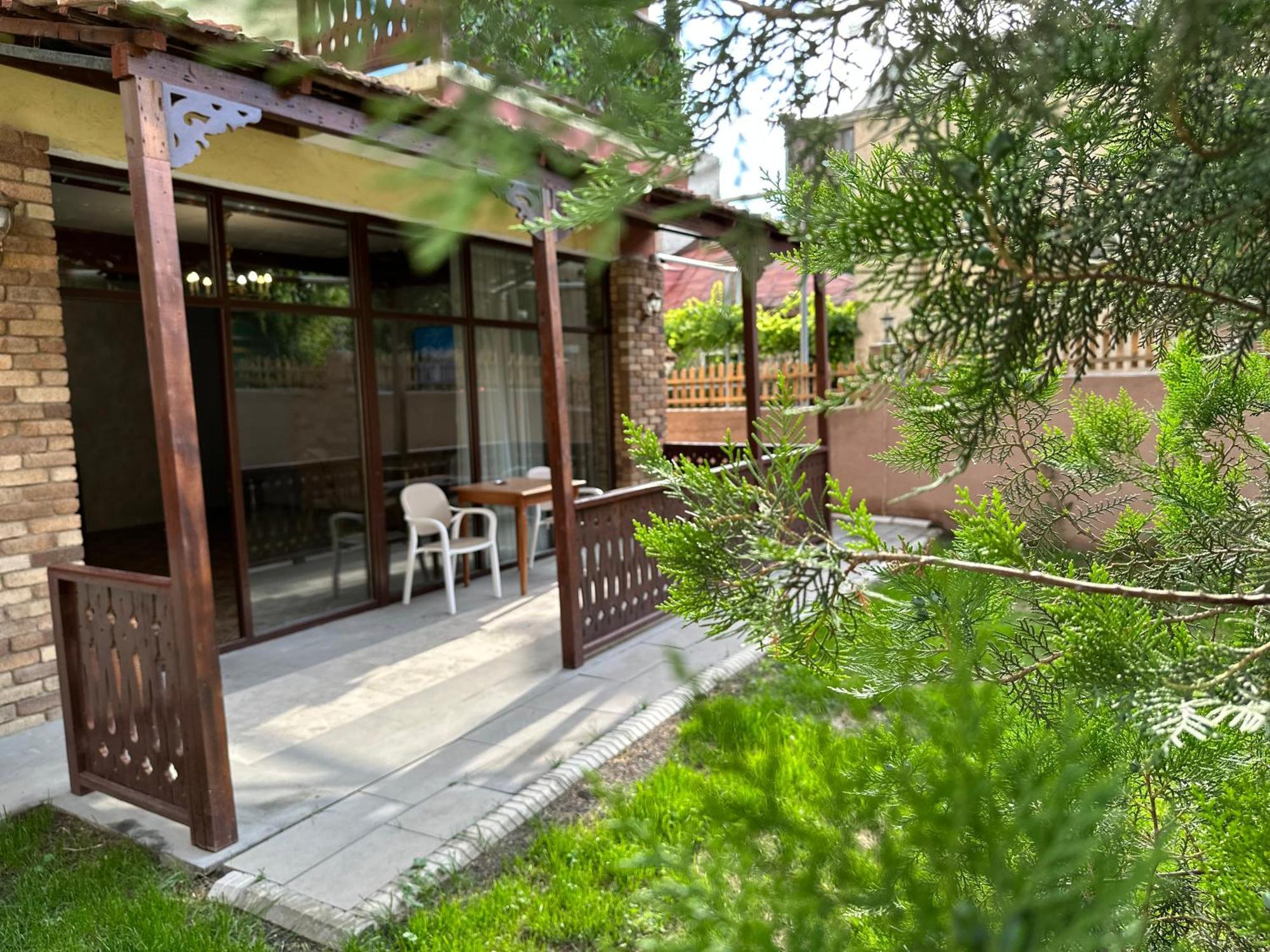 Armenia Hotel Erevan Exterior foto