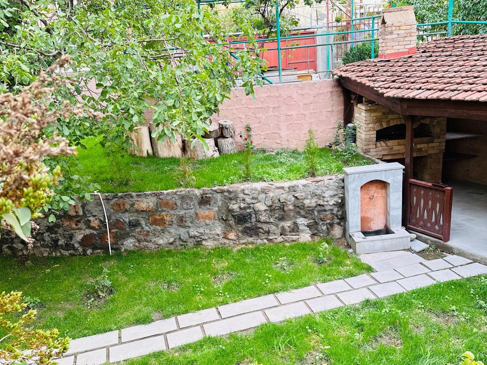 Armenia Hotel Erevan Exterior foto